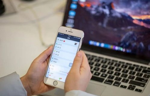 微信朋友圈崩了,一场社交网络的短暂风暴