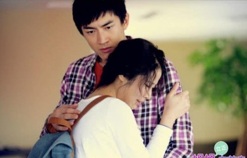 申浩男与温茉言，短剧姐姐吻我的77集情感之旅