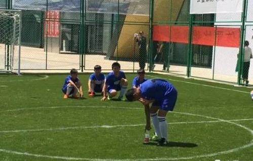 新疆足球少年崭露头角，砥砺前行，梦想成为职业球员