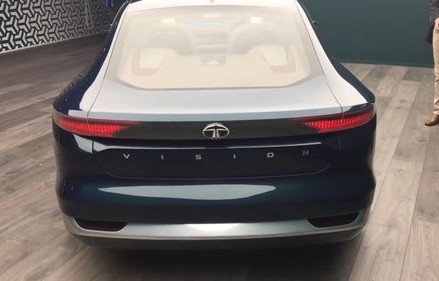 女人开保时捷哪款好看(女人开保时捷哪款好看奥迪A6L)