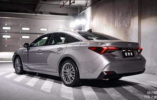 一汽丰田亚洲龙2022款报价(一汽丰田车型大全亚洲龙)