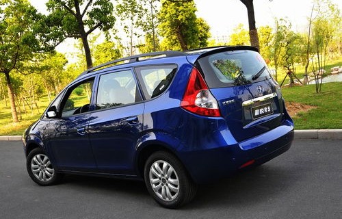 江淮和悦b18(江淮和悦b18后尾灯怎么拆视频)