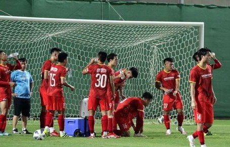 国足球员坚定表态，必须拿下印尼，展现中国足球的荣耀与决心