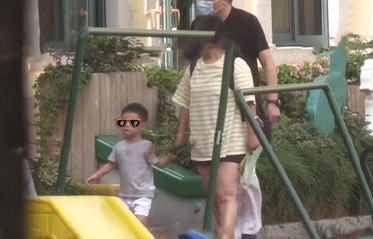 刘诗诗母爱满溢,怀抱儿子逛超市的温馨瞬间