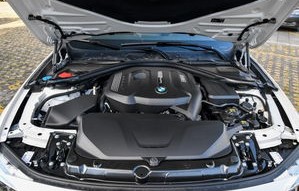 宝马320多少钱(宝马320多少钱一公里油耗)