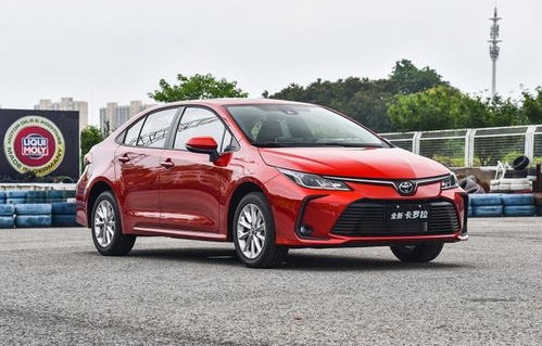 丰田皇冠7座商务车(丰田皇冠7座商务车最新款式报价)