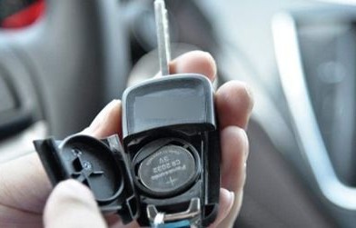 北京现代朗动(北京现代朗动车钥匙怎么换电池)