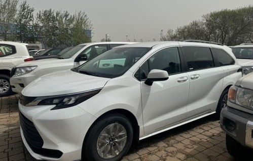 广汽丰田塞纳(广汽丰田塞纳2024款报价及图片)