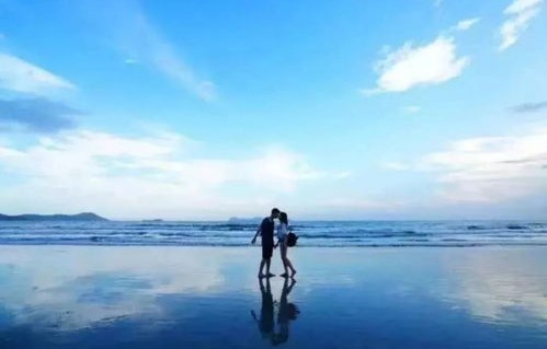 重返三亚沙滩，小伙埋藏行李一年后重拾旧梦