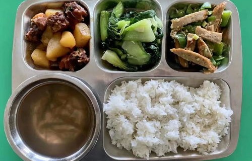 窗台上的秘密，小孩哥在酒店发现罕见化石