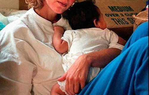 美国女教师强奸12岁男童怀孕获刑，教育伦理的悲剧与法律制裁的必要性