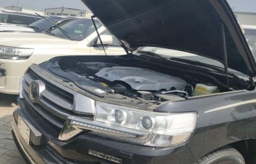 丰田5700陆地巡洋舰(丰田5700陆地巡洋舰价格v8二手)