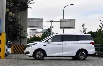 长安欧尚科尚7座mpv报价及图片(长安欧尚科尚7座mpv报价视频)