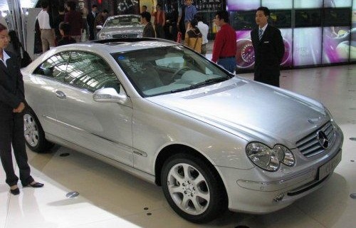 奔驰跑车系列价格和图片(奔驰跑车系列价格和图片视频)