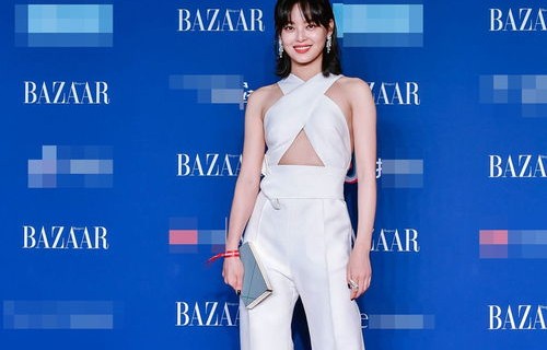 赵丽颖辛芷蕾，红毯上的璀璨双星