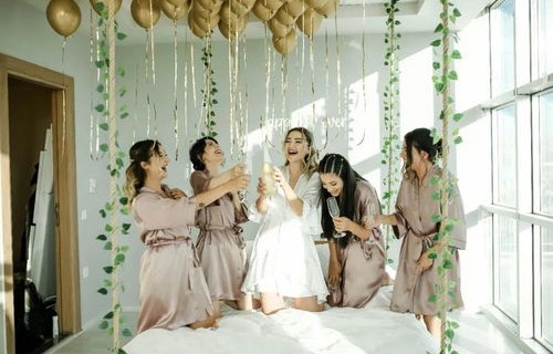 年轻人整顿婚礼，放个短片就干饭