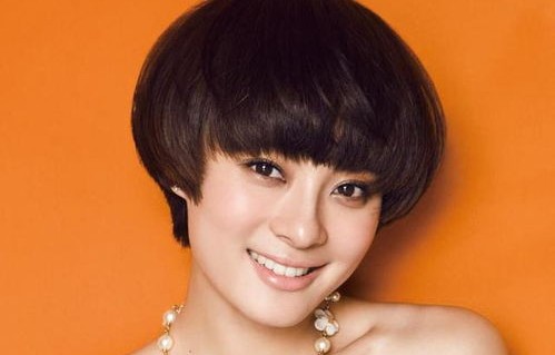 杨幂短发贴头皮的魅力与风格