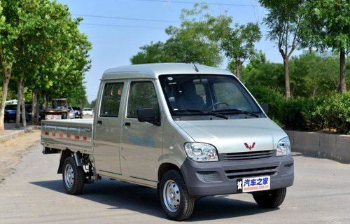 五菱荣光小卡(五菱荣光小卡车厢尺寸多长)