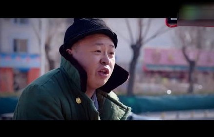 郑州街头高仿版小岳岳走红——草根才艺的街头魅力