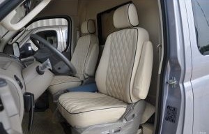 大通v80房车(大通v80房车更换座椅)