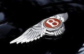 像宾利带翅膀标志的车(像宾利带翅膀标志的车是什么车)