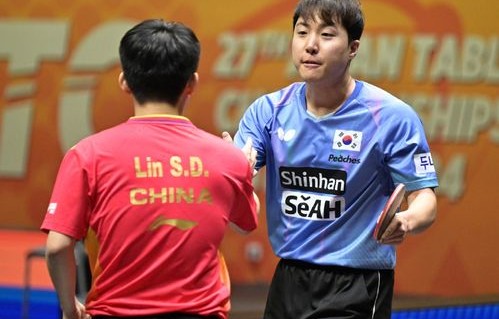 王楚钦与张本智和的争冠之路，一场精彩绝伦的较量