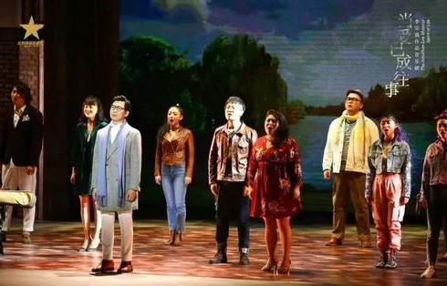 金鹰奖椅子寒酸引热议，背后的故事与思考