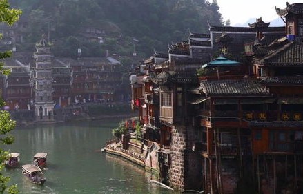 四川自贡真捅了龙窝了——探寻古城的神秘传说与文化魅力