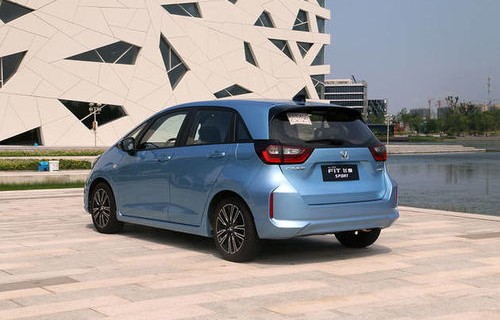 2025年最受欢迎的小型车推荐