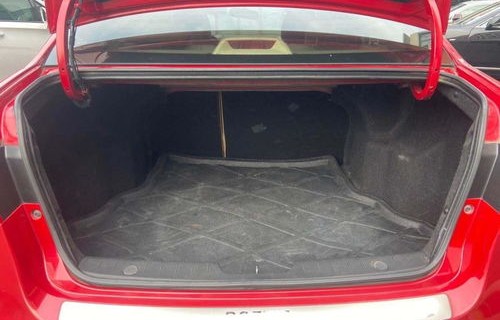 荣威二手车价格(荣威350s二手车价格)