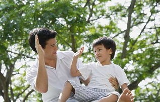 短剧严父出孝子——八十个篇章的父爱与成长