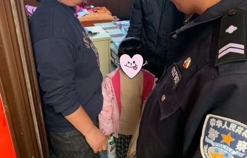 民警巧妙操作——羽绒服下的温情执法