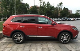 新款三菱欧蓝德(新款三菱欧蓝德保险盒的说明图)