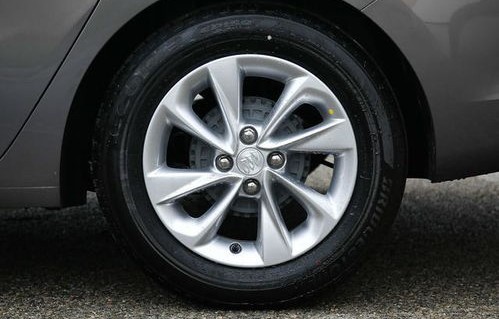 买什么车性价比高又保值(2024年最建议买的车)