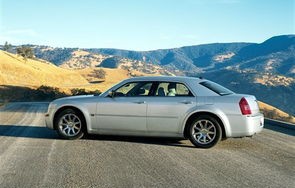 克莱斯勒300c油耗多少(克莱斯勒300c06款油耗)