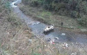 车辆坠河事件，六人失联，疑似发现准新娘