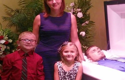 英国女子与父母尸体共住四年，悲剧背后的真相