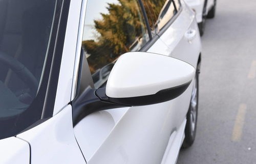 什么车最省油性能最好(什么车最省油性能最好还保值)