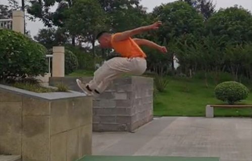 重庆小伙因抹灰技艺荣登世界冠军宝座