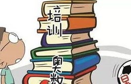 媒体报道，校长与孩子共餐，共享平等与责任