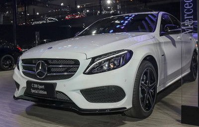 奔驰300多少钱一辆(奔驰300多少钱一辆黑色)