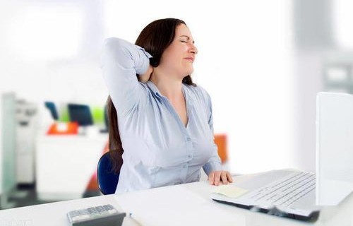 悲剧的代价，45岁医生因肇事者看手机而身亡