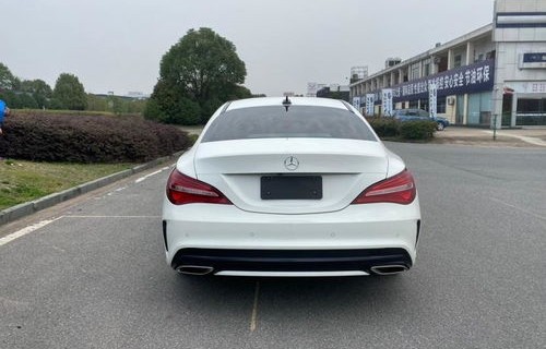 奔驰cla200落地多少钱(奔驰cla200多少钱上路)