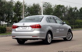 上海大众朗逸多少钱(上海大众朗逸多少钱一辆车)