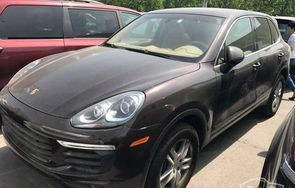 28岁女生全款76万买保时捷(女子86万买保时捷)