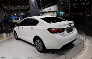 2014款雪佛兰科鲁兹报价(雪佛兰科鲁兹14款图片)