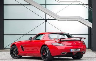 奔驰SLS AMG GT豪华跑车报价及性能分析