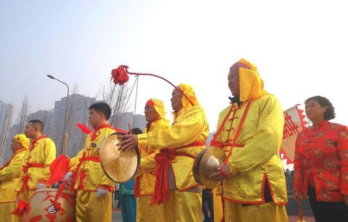 老师傅讲述春节抢花炮，身临其境的枪战体验