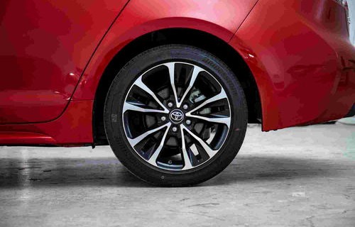 丰田雷凌2021新款报价及图片(丰田雷凌报价及图片2020款)