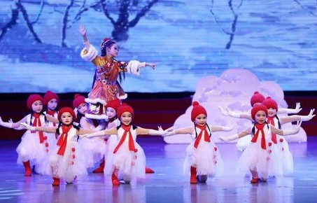 才艺铭的舞台，短剧狐狸的诱惑的魅力之旅